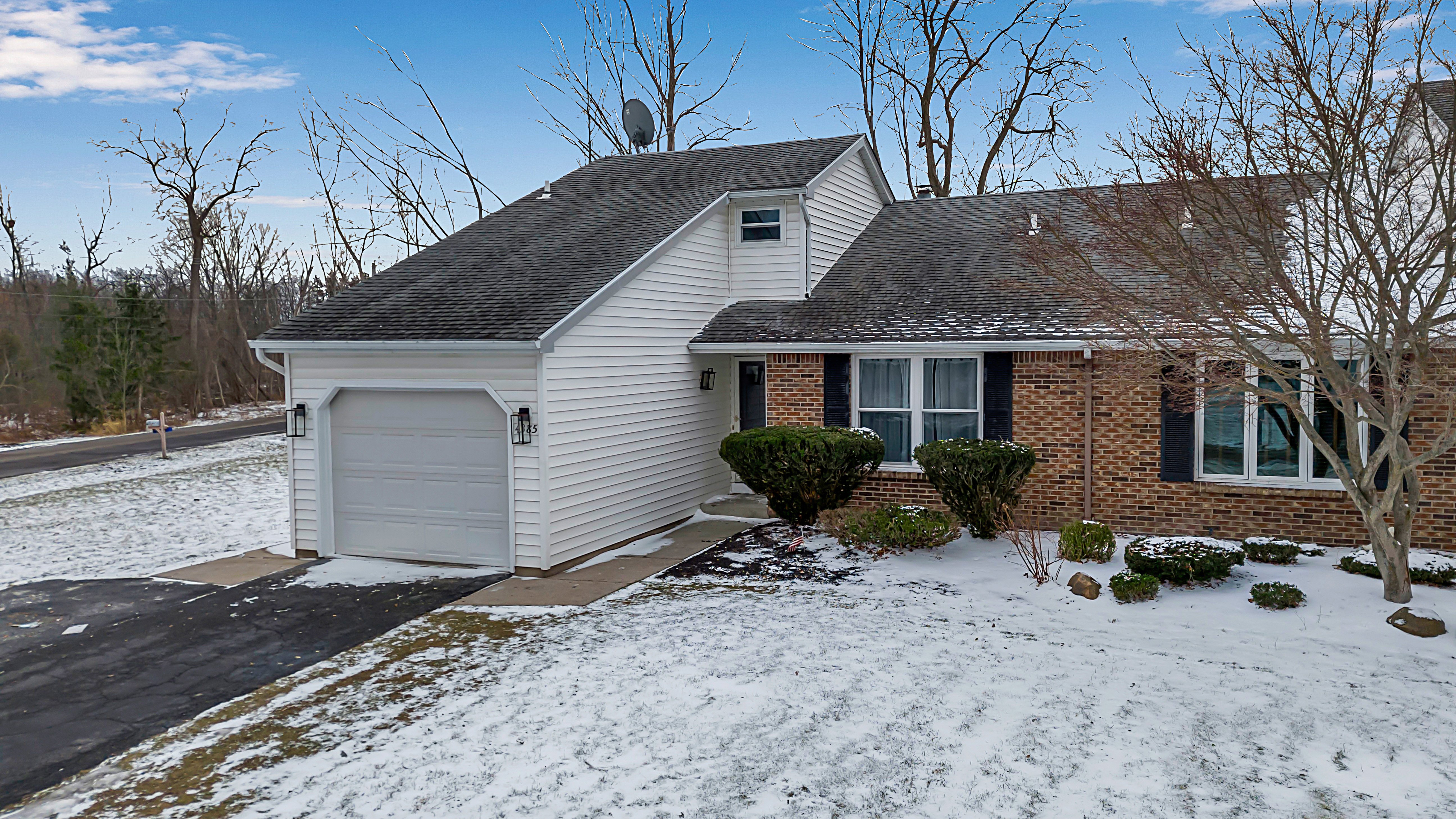 4385 Twilight Ln, Hamburg, NY 14075